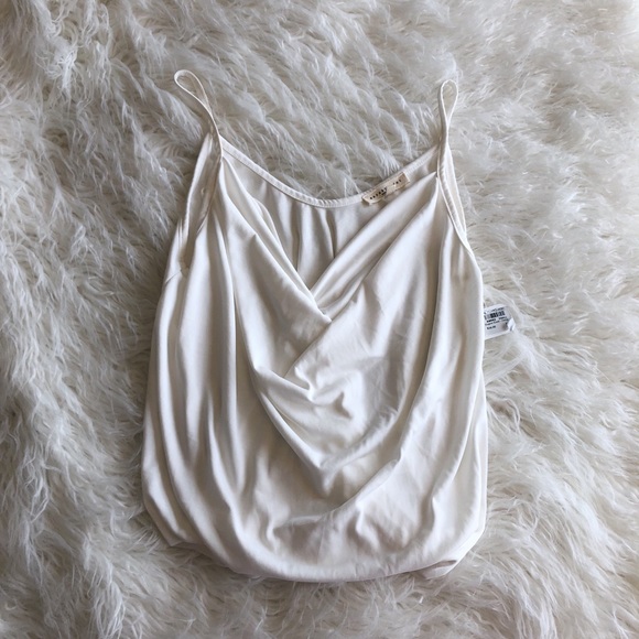 H&M Tops - White Flowy Tank Top